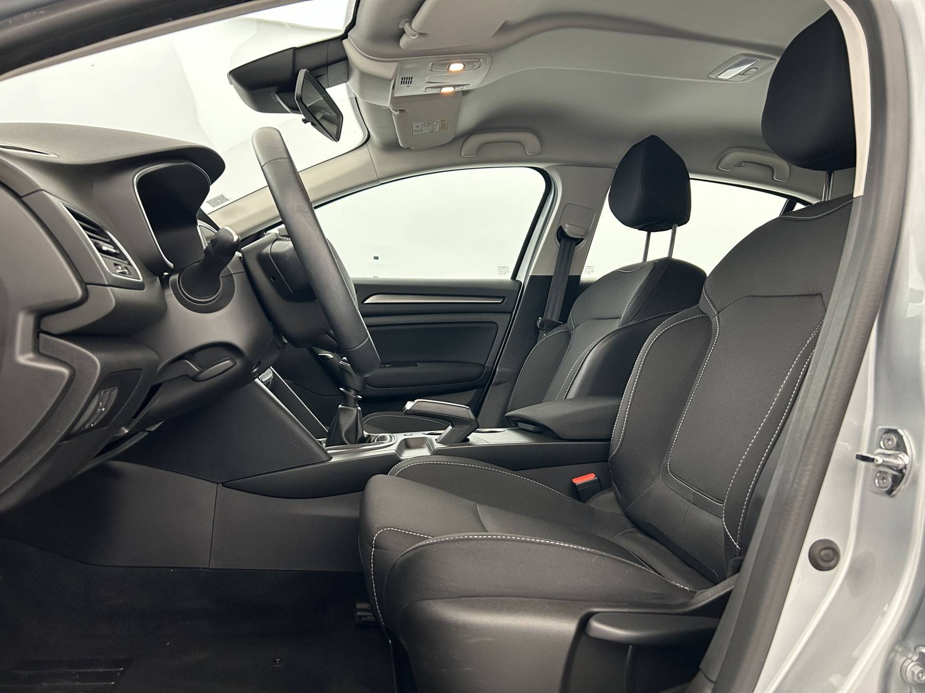 Vente en ligne Renault Megane 4 Mégane IV Berline Blue dCi 115 - 21B au prix de 16 990 €