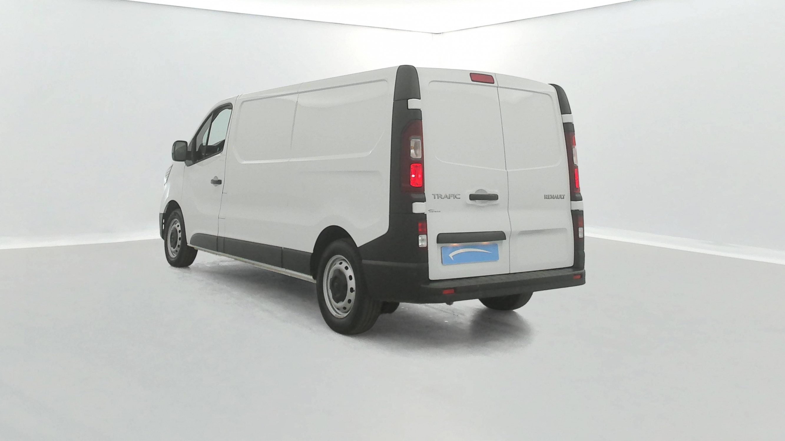 Vente en ligne Renault Trafic 3 Fourgon TRAFIC FGN L2H1 3000 KG BLUE DCI 130 au prix de 21 890 €