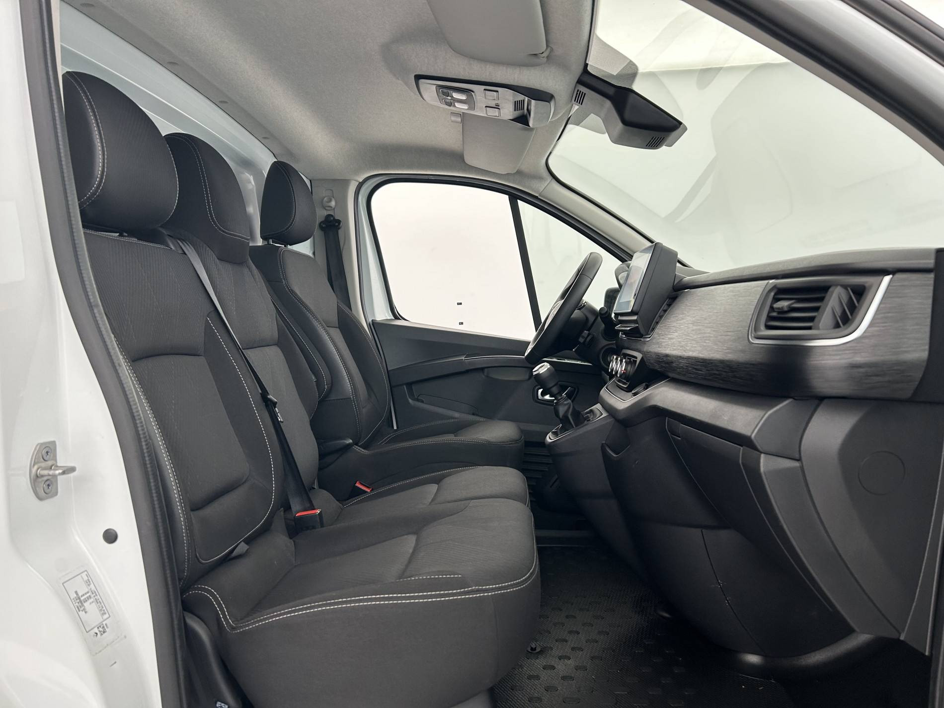 Vente en ligne Renault Trafic 3 Fourgon TRAFIC FGN L2H1 3000 KG BLUE DCI 130 au prix de 21 890 €