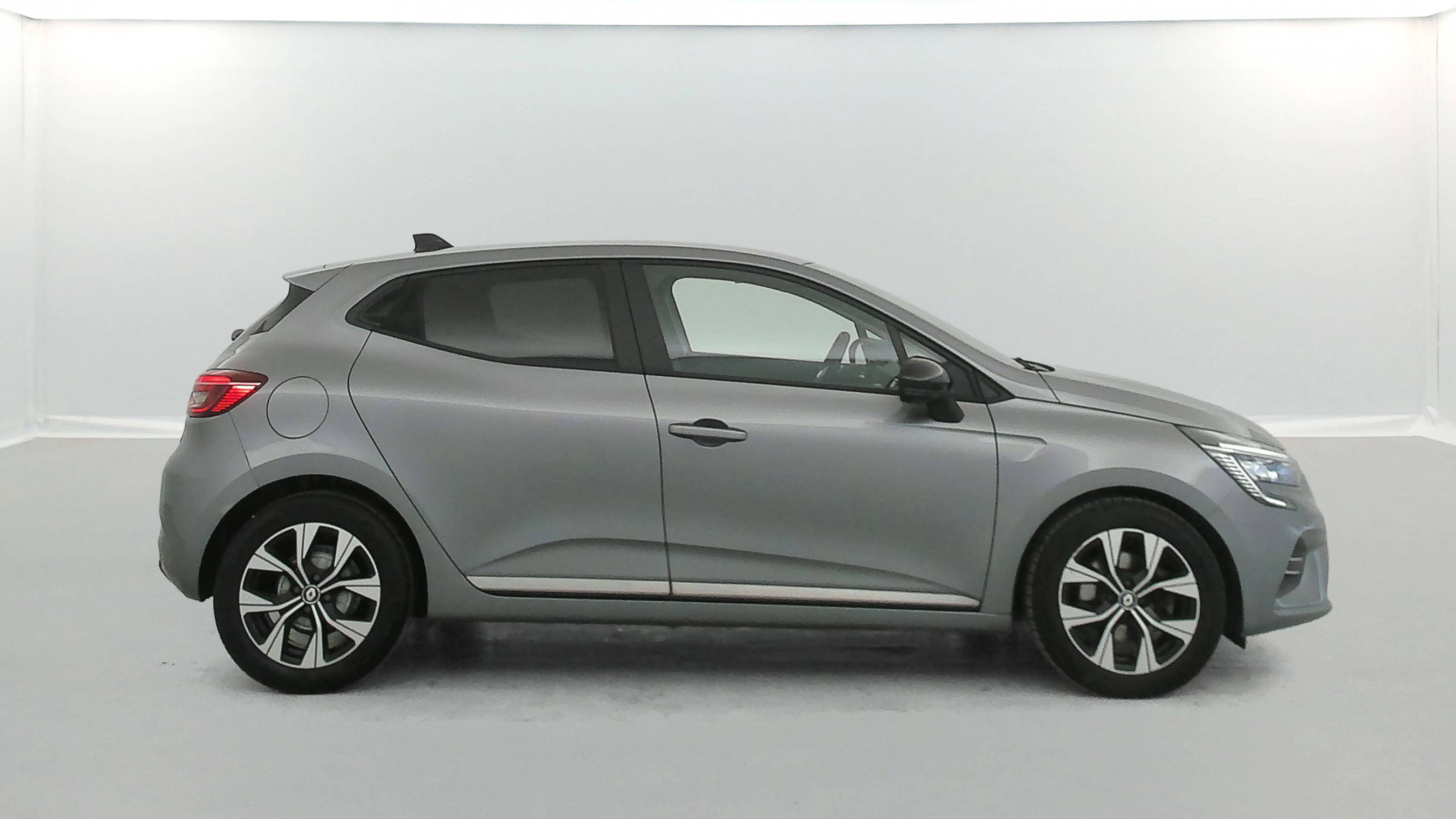 Vente en ligne Renault Clio 5 Clio Blue dCi 100 au prix de 15 890 €