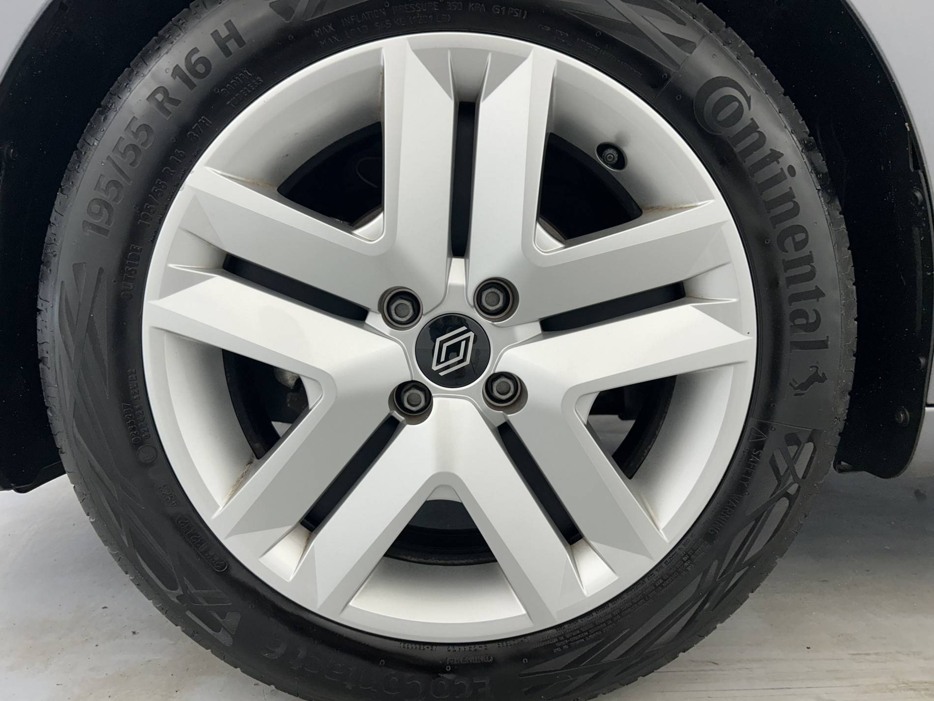 Vente en ligne Renault Clio 5 Clio TCe 90 au prix de 15 990 €