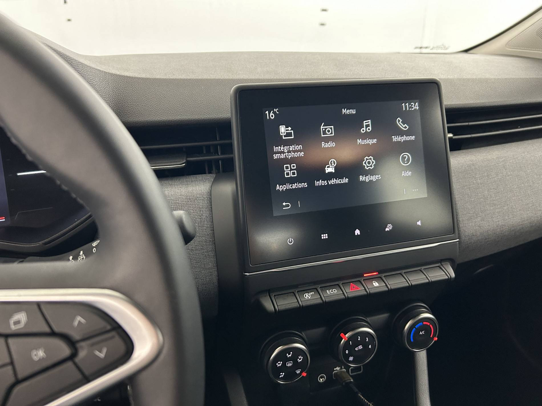 Vente en ligne Renault Clio 5 Clio TCe 90 au prix de 15 990 €