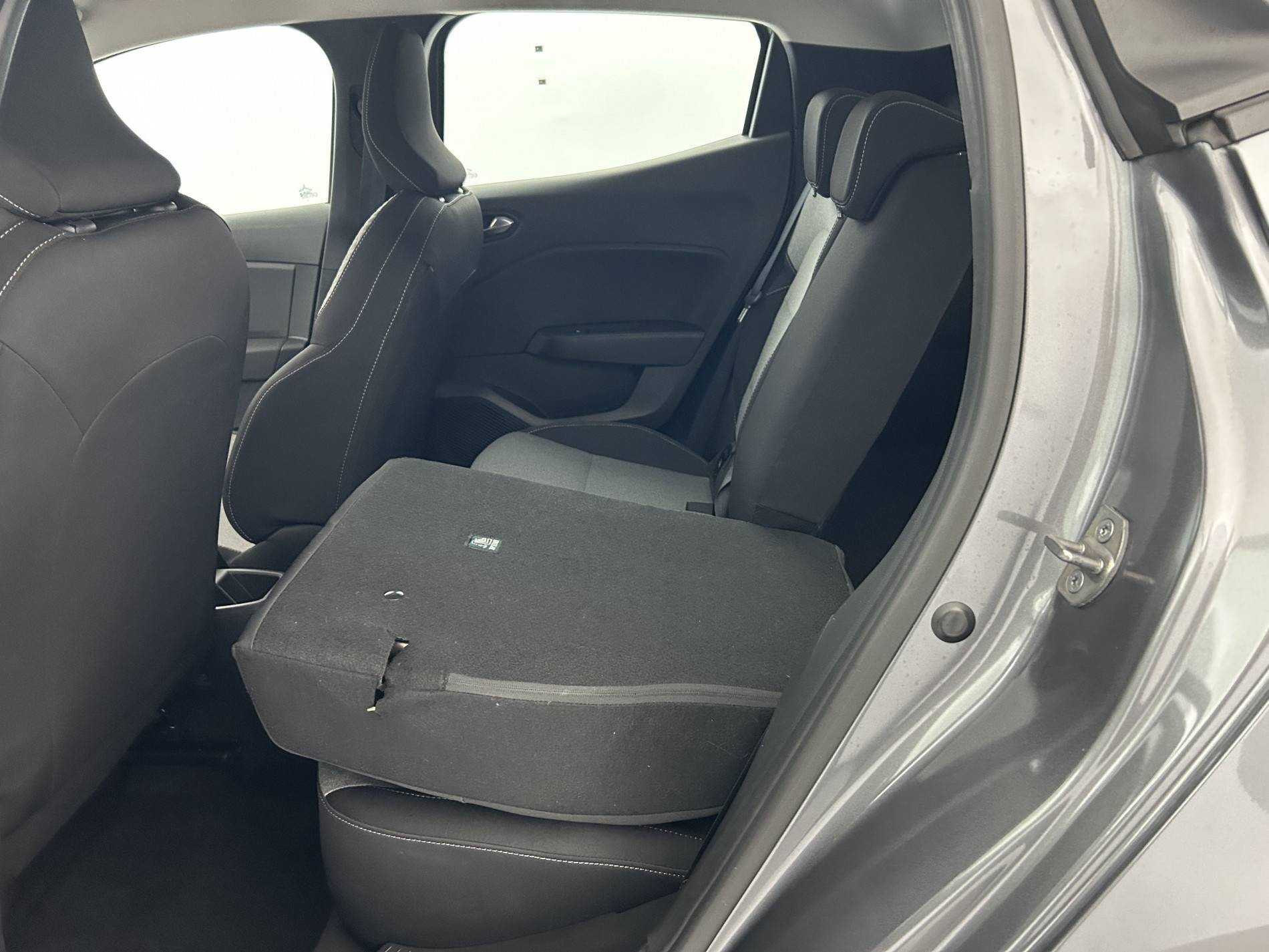 Vente en ligne Renault Clio 5 Clio TCe 90 au prix de 15 990 €