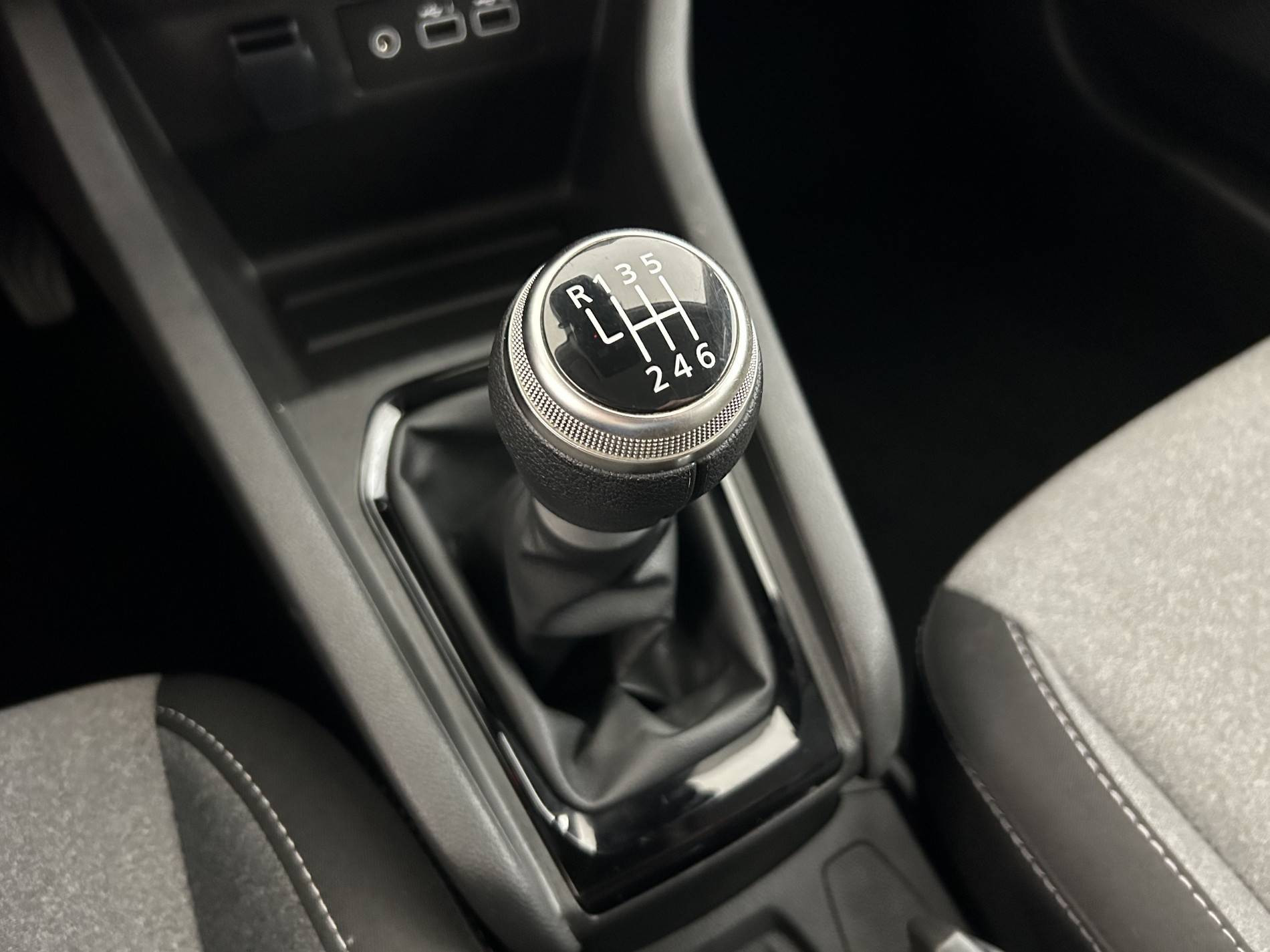 Vente en ligne Renault Clio 5 Clio TCe 90 au prix de 15 990 €