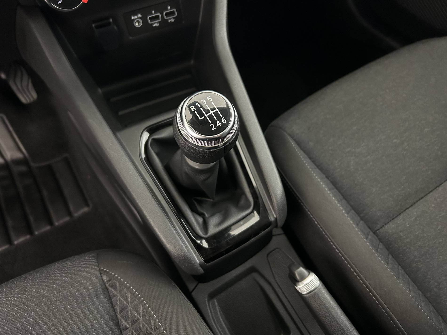 Vente en ligne Renault Clio 5 Clio TCe 90 au prix de 14 990 €