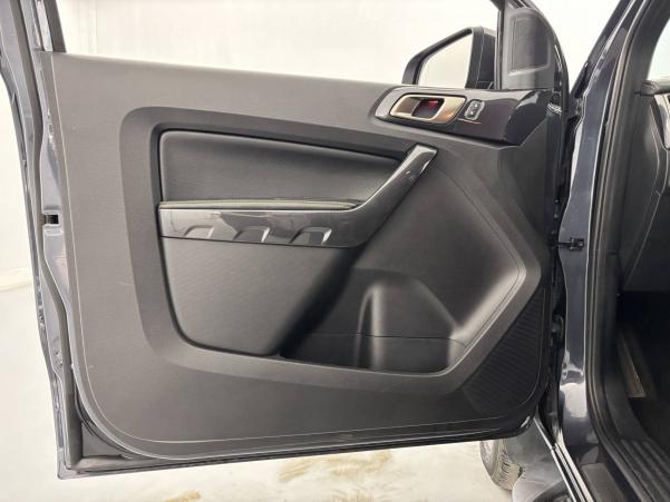 Vente en ligne Ford Ranger Super Cab  2.0 ECOBLUE 213 BV10 au prix de 35 400 €