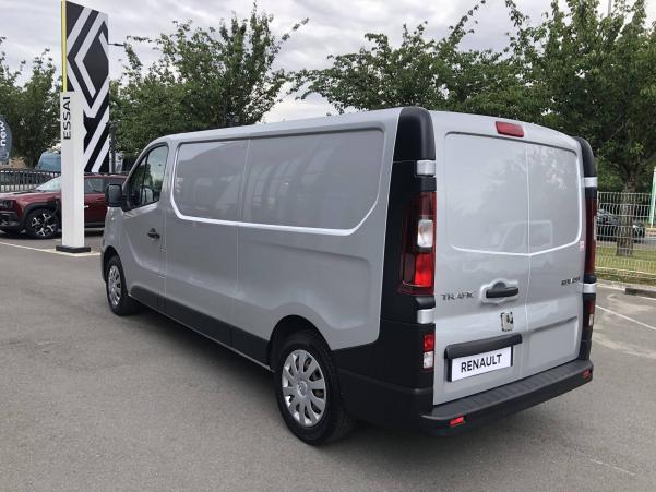 Vente en ligne Renault Trafic 3 Fourgon TRAFIC FGN L2H1 3000 KG BLUE DCI 130 au prix de 24 970 €