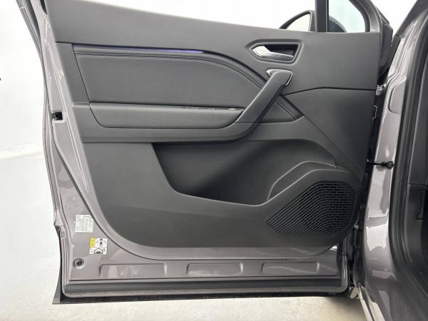 Vente en ligne Renault Captur  mild hybrid 160 EDC au prix de 21 870 €