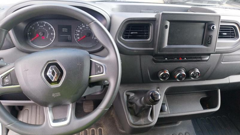 Vente en ligne Renault Master Fourgon MASTER FGN TRAC F3300 L2H2 BLUE DCI 135 au prix de 22 970 €