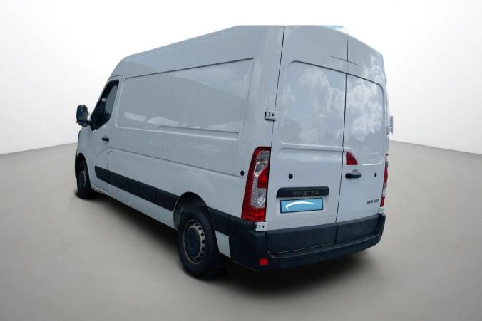 Vente en ligne Renault Master Fourgon MASTER FGN TRAC F3300 L2H2 BLUE DCI 135 au prix de 22 970 €