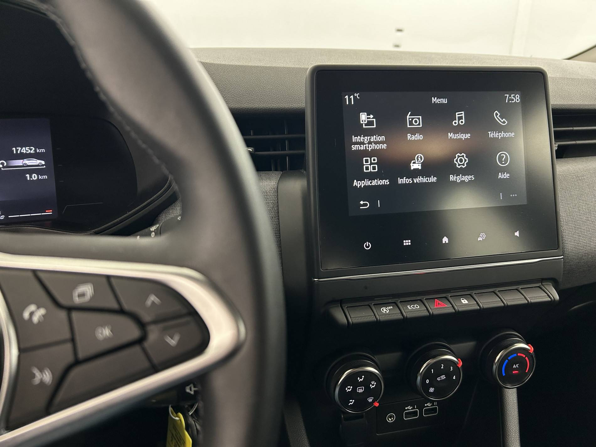 Vente en ligne Renault Clio 5 Clio TCe 90 au prix de 16 490 €