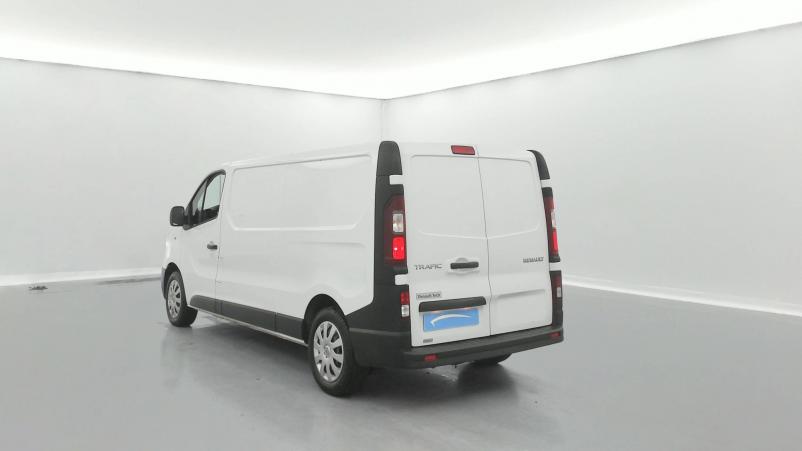 Vente en ligne Renault Trafic 3 Fourgon TRAFIC FGN L2H1 1300 KG DCI 120 au prix de 19 490 €