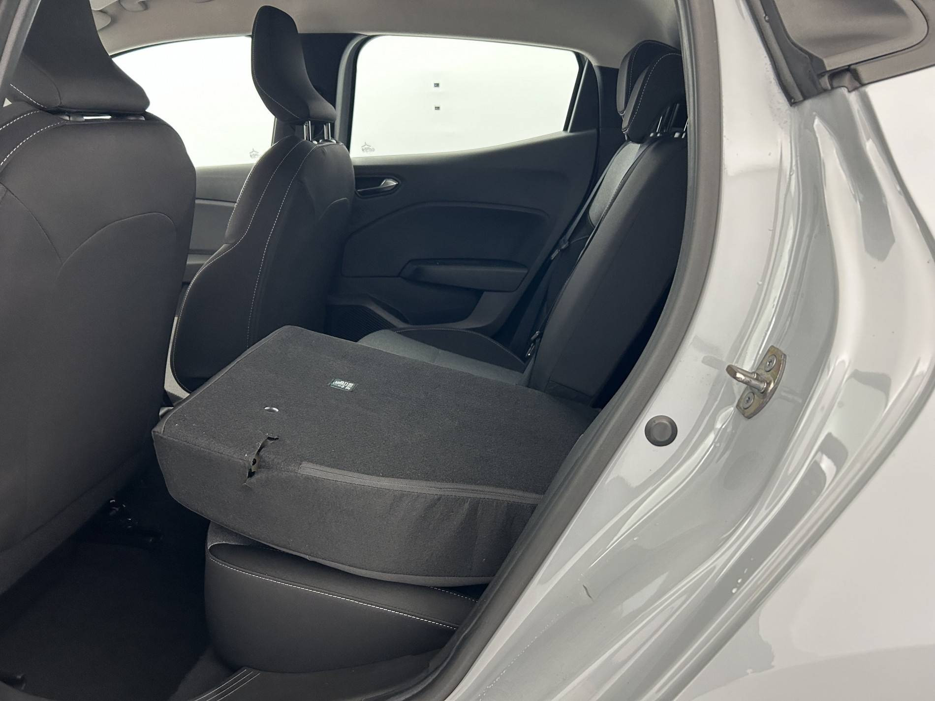 Vente en ligne Renault Clio 5 Clio TCe 90 ch GSR2 au prix de 15 990 €