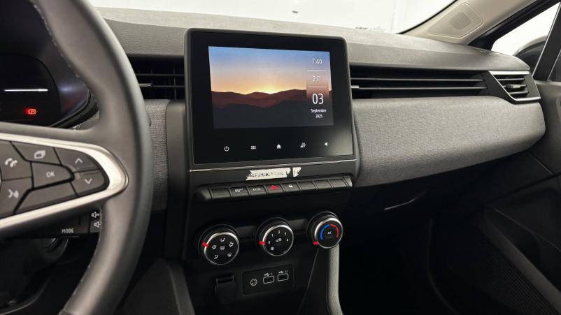 Vente en ligne Renault Clio 5 Clio TCe 90 au prix de 15 990 €