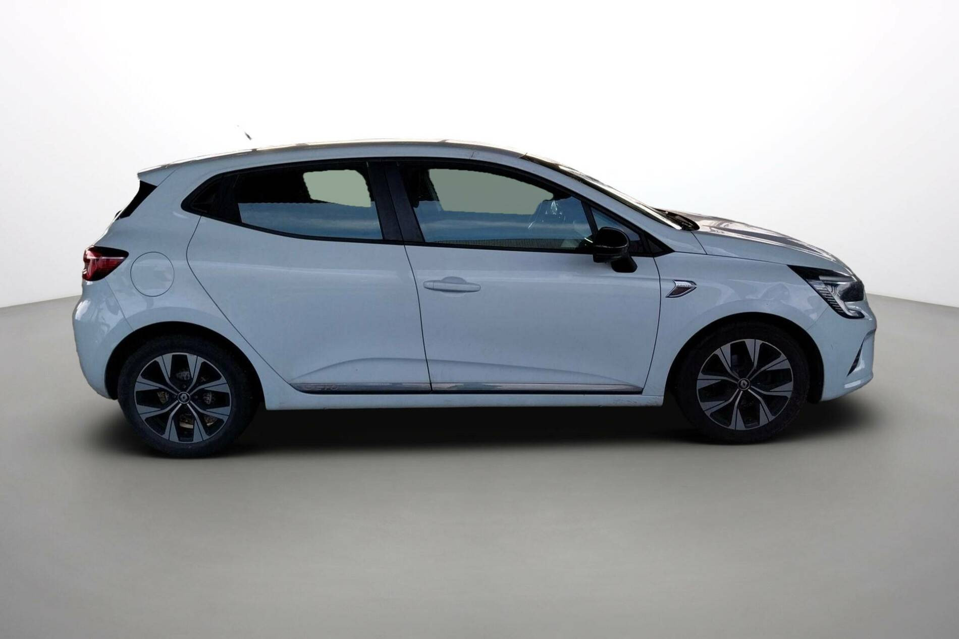 Vente en ligne Renault Clio 5 Clio TCe 90 - 21N au prix de 13 890 €