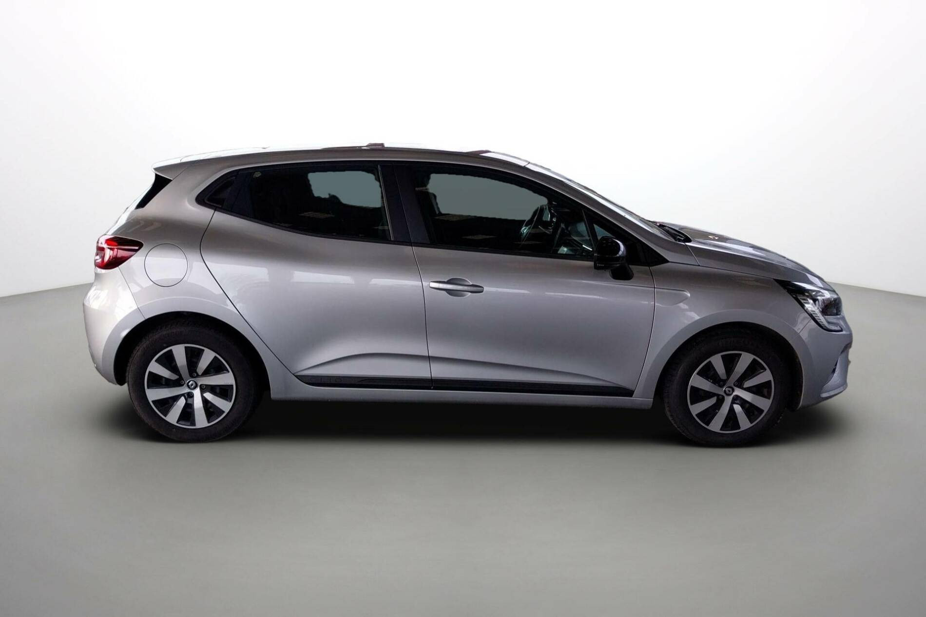 Vente en ligne Renault Clio 5 Clio TCe 90 au prix de 15 990 €