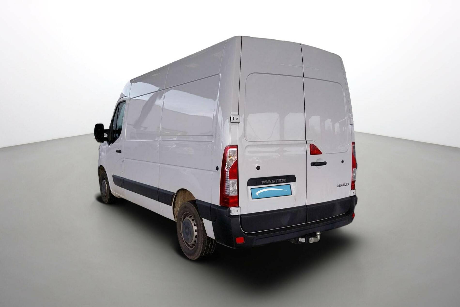 Vente en ligne Renault Master Fourgon MASTER FGN TRAC F3300 L2H2 BLUE DCI 150 au prix de 25 990 €