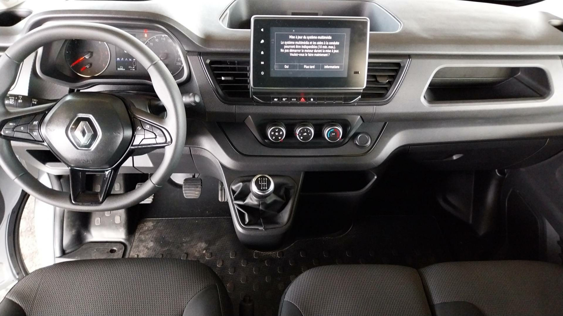 Vente en ligne Renault Trafic  Zen L2 Blue dCi 150 S&S - 9 pl au prix de 27 990 €