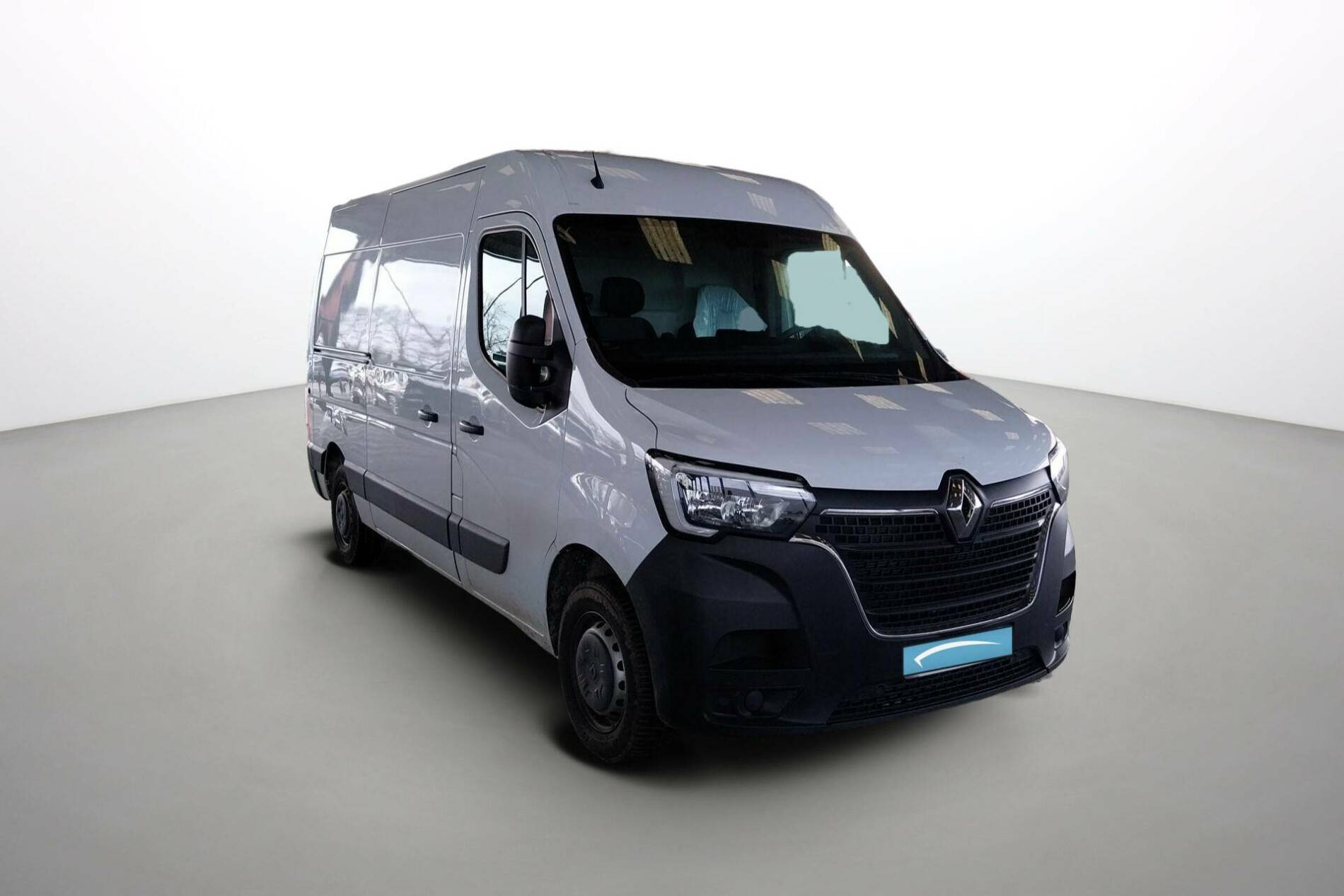 Vente en ligne Renault Master Fourgon MASTER FGN TRAC F3300 L2H2 BLUE DCI 150 au prix de 25 990 €