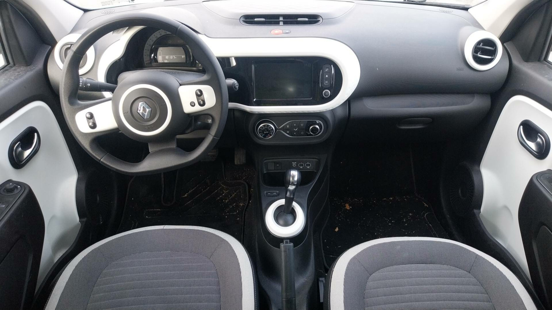 Vente en ligne Renault Twingo Electrique Twingo III E-Tech au prix de 11 990 €