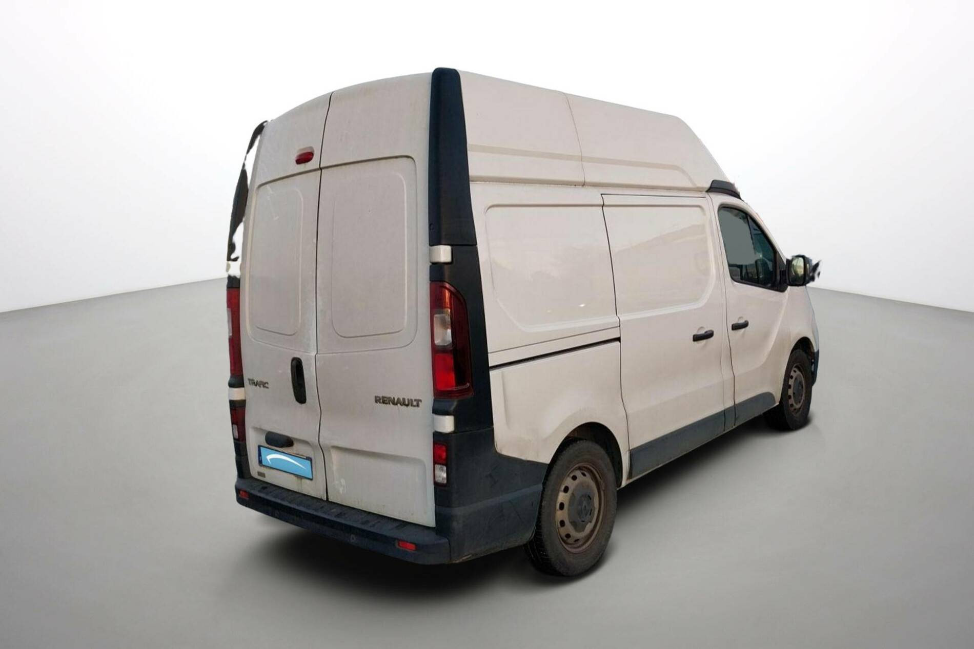 Vente en ligne Renault Trafic 3 Fourgon TRAFIC FGN L1H2 3000 KG BLUE DCI 150 au prix de 24 990 €