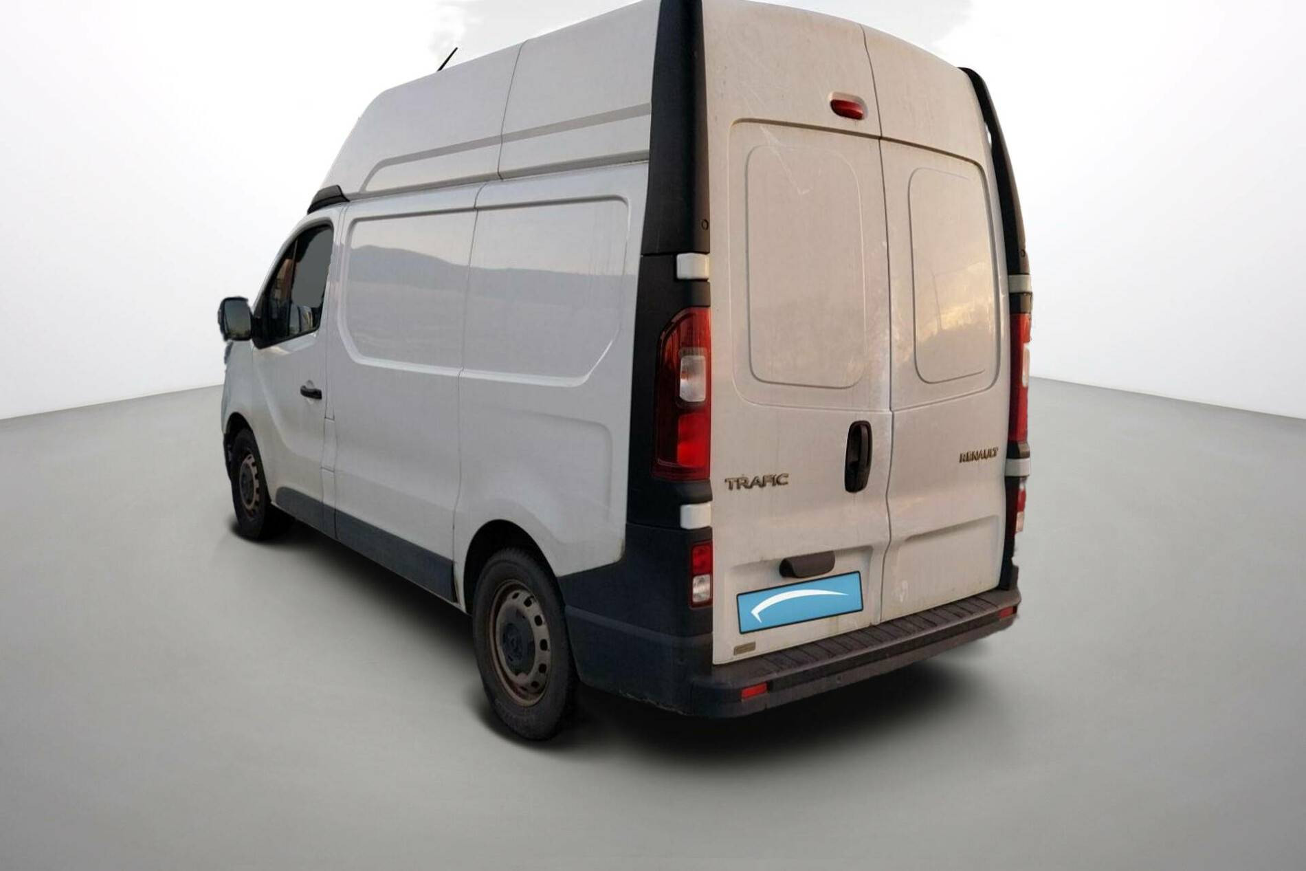 Vente en ligne Renault Trafic 3 Fourgon TRAFIC FGN L1H2 3000 KG BLUE DCI 150 au prix de 24 990 €
