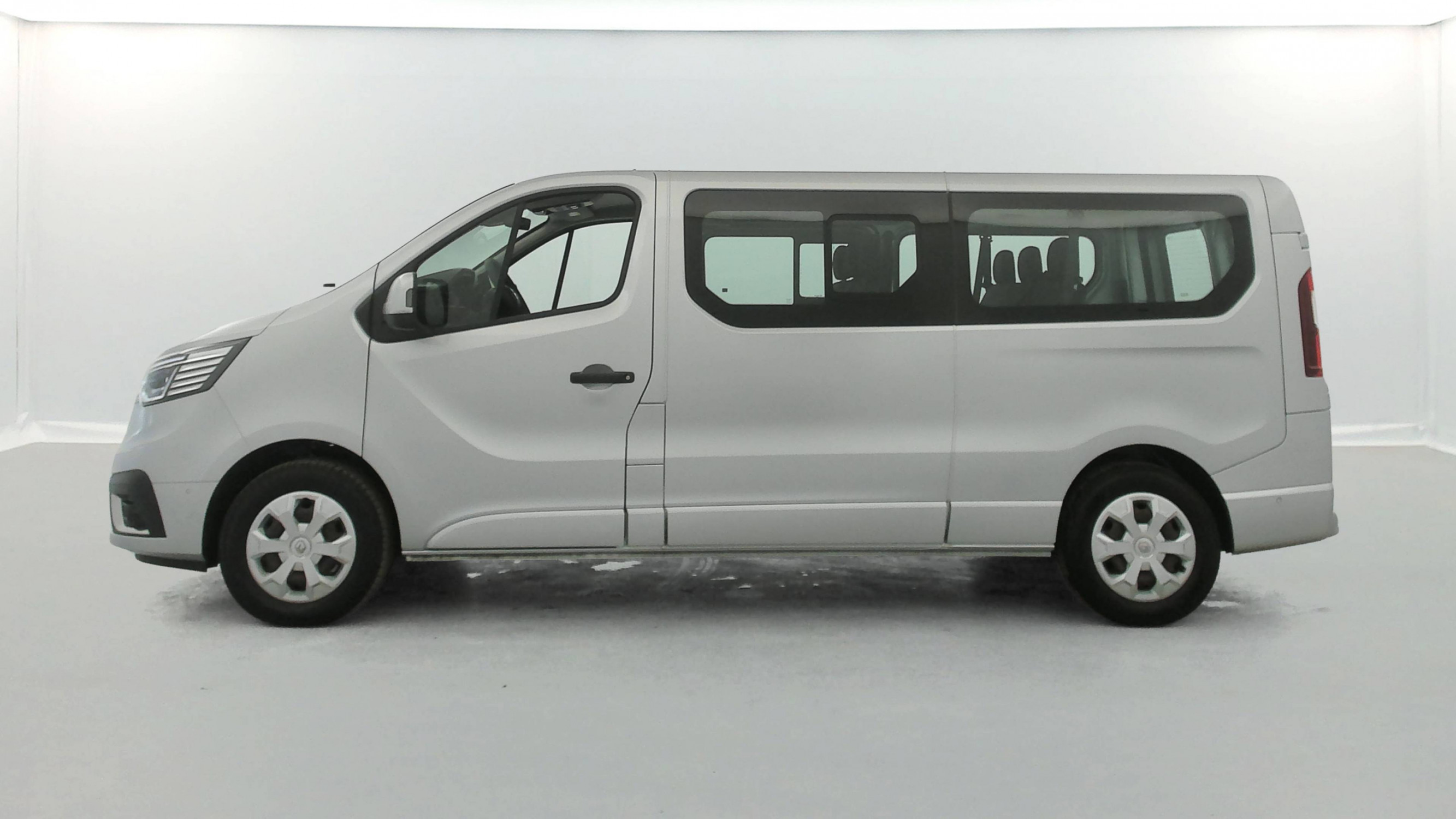 Vente en ligne Renault Trafic  Zen L2 Blue dCi 150 S&S - 9 pl au prix de 27 990 €