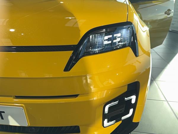 Vente en ligne Renault Renault 5 E-Tech  150 ch autonomie confort au prix de 35 790 €