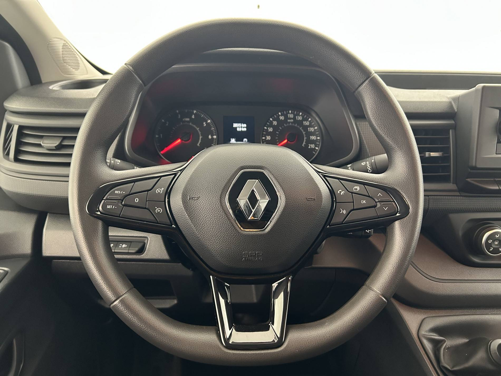 Vente en ligne Renault Trafic 3 Fourgon TRAFIC FGN L1H1 3T BLUE DCI 130 GSR2 au prix de 25 890 €