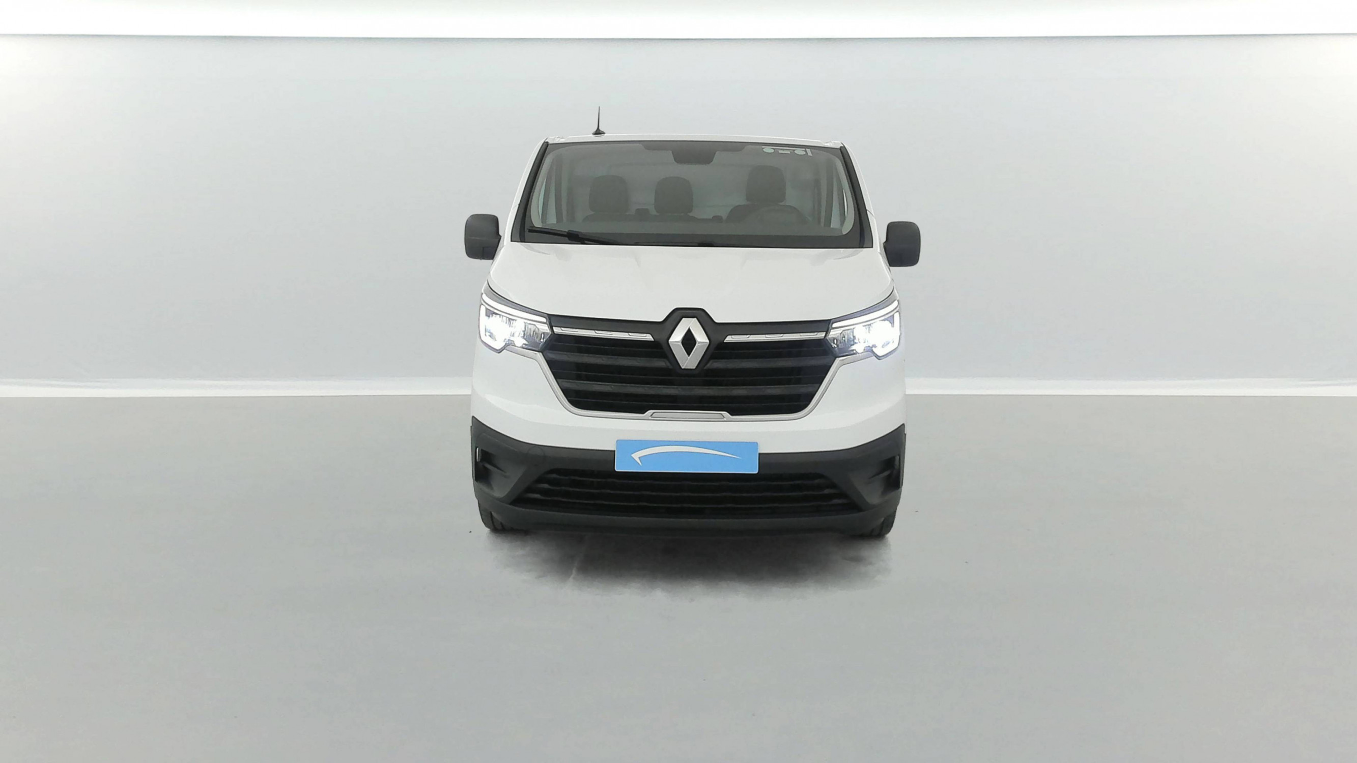 Vente en ligne Renault Trafic 3 Fourgon TRAFIC FGN L1H1 3T BLUE DCI 130 GSR2 au prix de 25 890 €