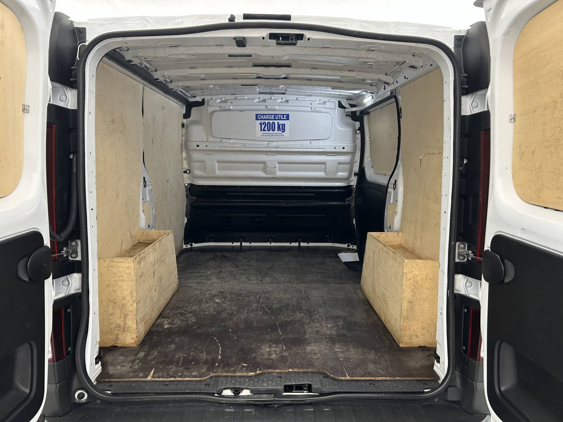 Vente en ligne Renault Trafic 3 Fourgon TRAFIC FGN L1H1 3T BLUE DCI 130 GSR2 au prix de 25 890 €