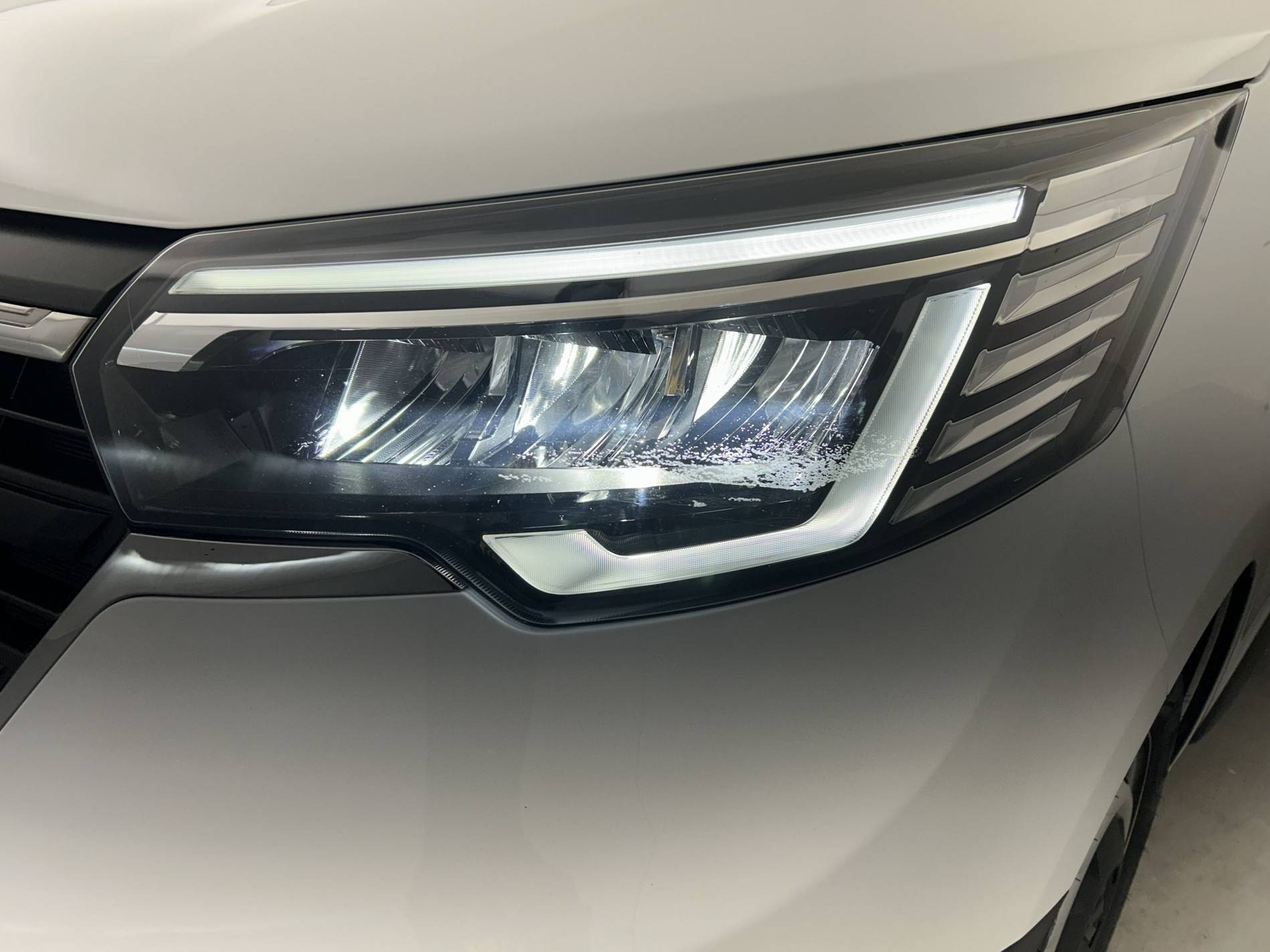 Vente en ligne Renault Trafic 3 Fourgon TRAFIC FGN L1H1 3T BLUE DCI 130 GSR2 au prix de 25 890 €