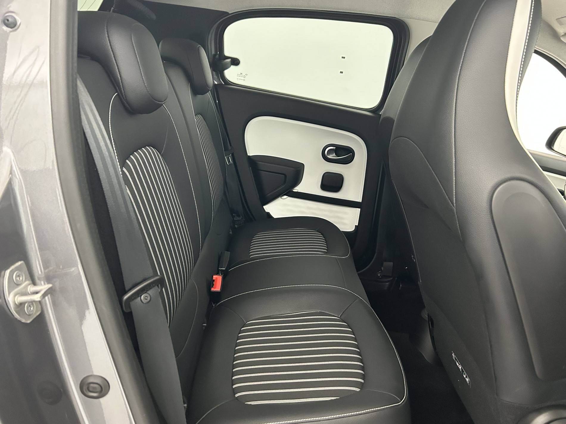 Vente en ligne Renault Twingo Electrique Twingo III E-Tech au prix de 11 790 €