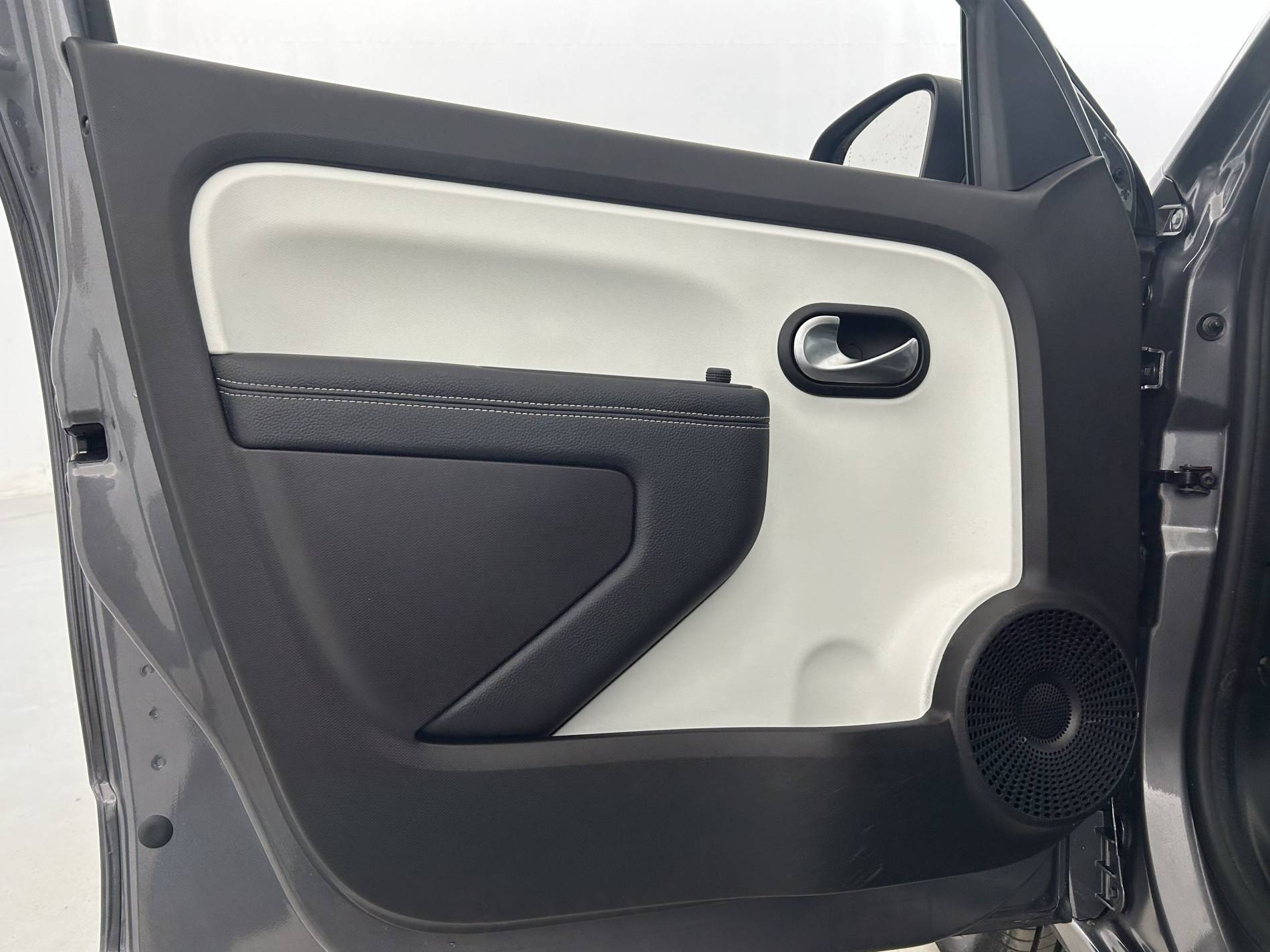 Vente en ligne Renault Twingo Electrique Twingo III E-Tech au prix de 11 790 €