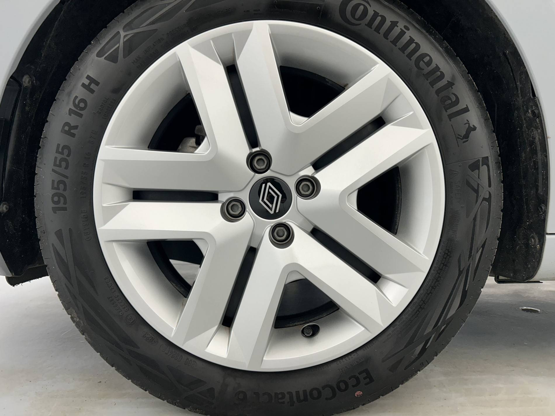 Vente en ligne Renault Clio 5 Clio TCe 90 au prix de 16 490 €