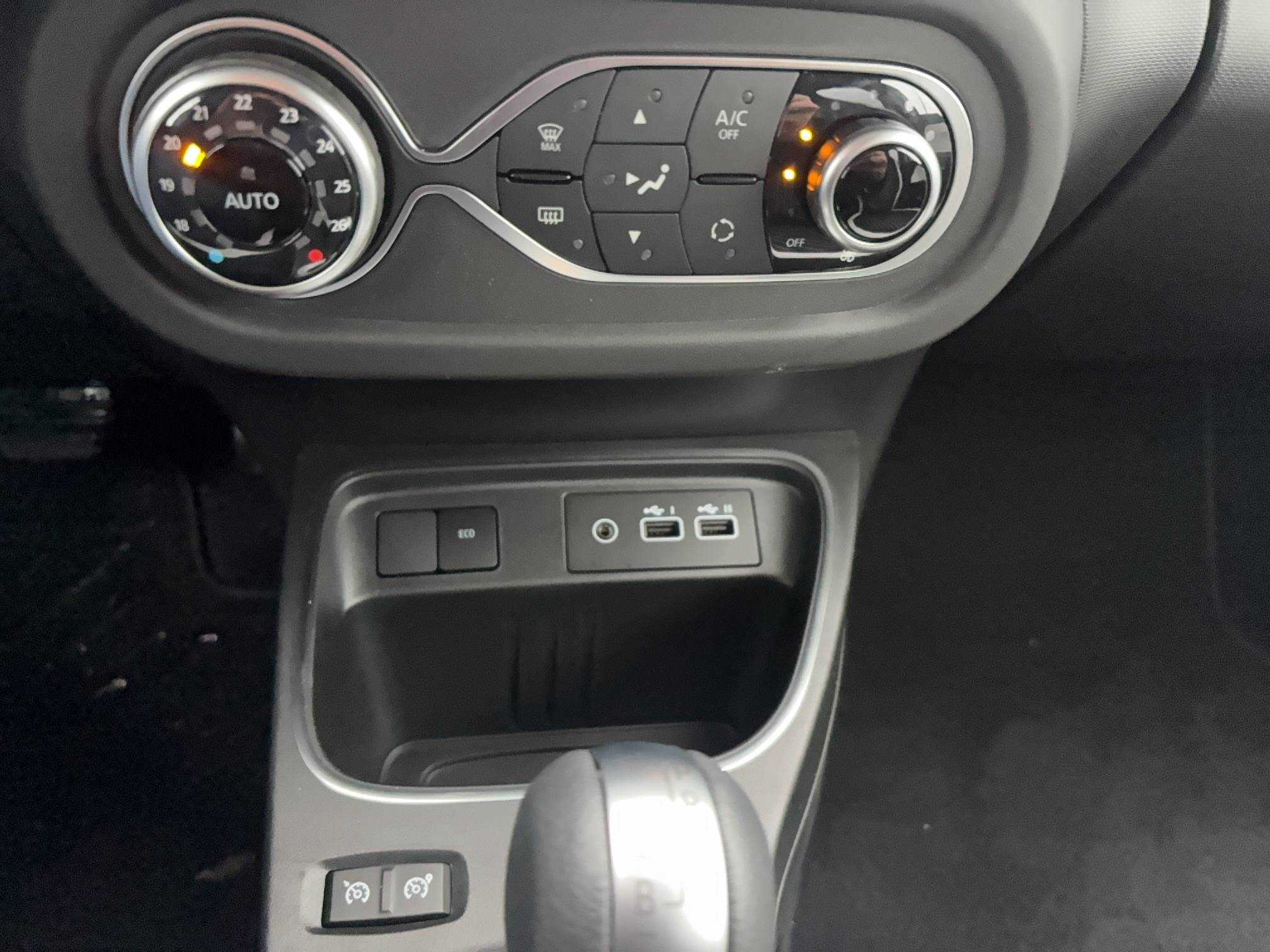 Vente en ligne Renault Twingo Electrique Twingo III E-Tech au prix de 14 890 €