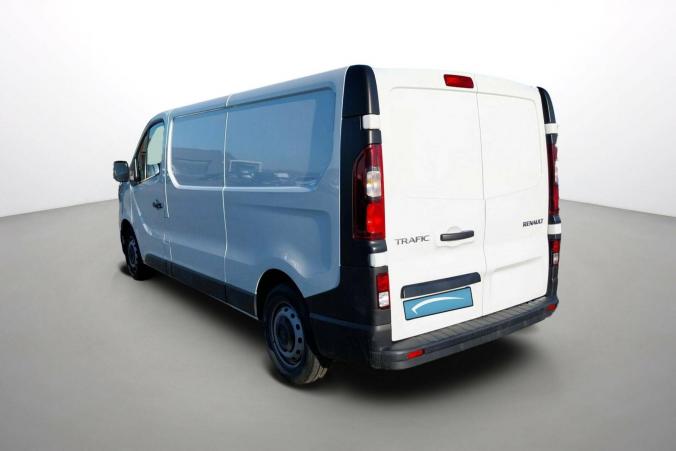 Vente en ligne Renault Trafic 3 Fourgon TRAFIC FGN L2H1 3000 KG BLUE DCI 130 au prix de 23 650 €