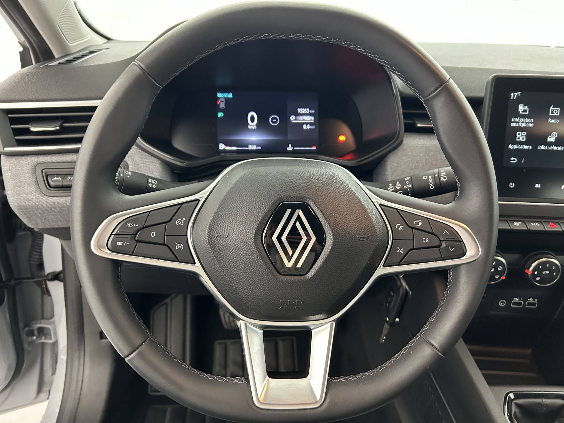 Vente en ligne Renault Clio 5 Clio TCe 90 au prix de 15 990 €