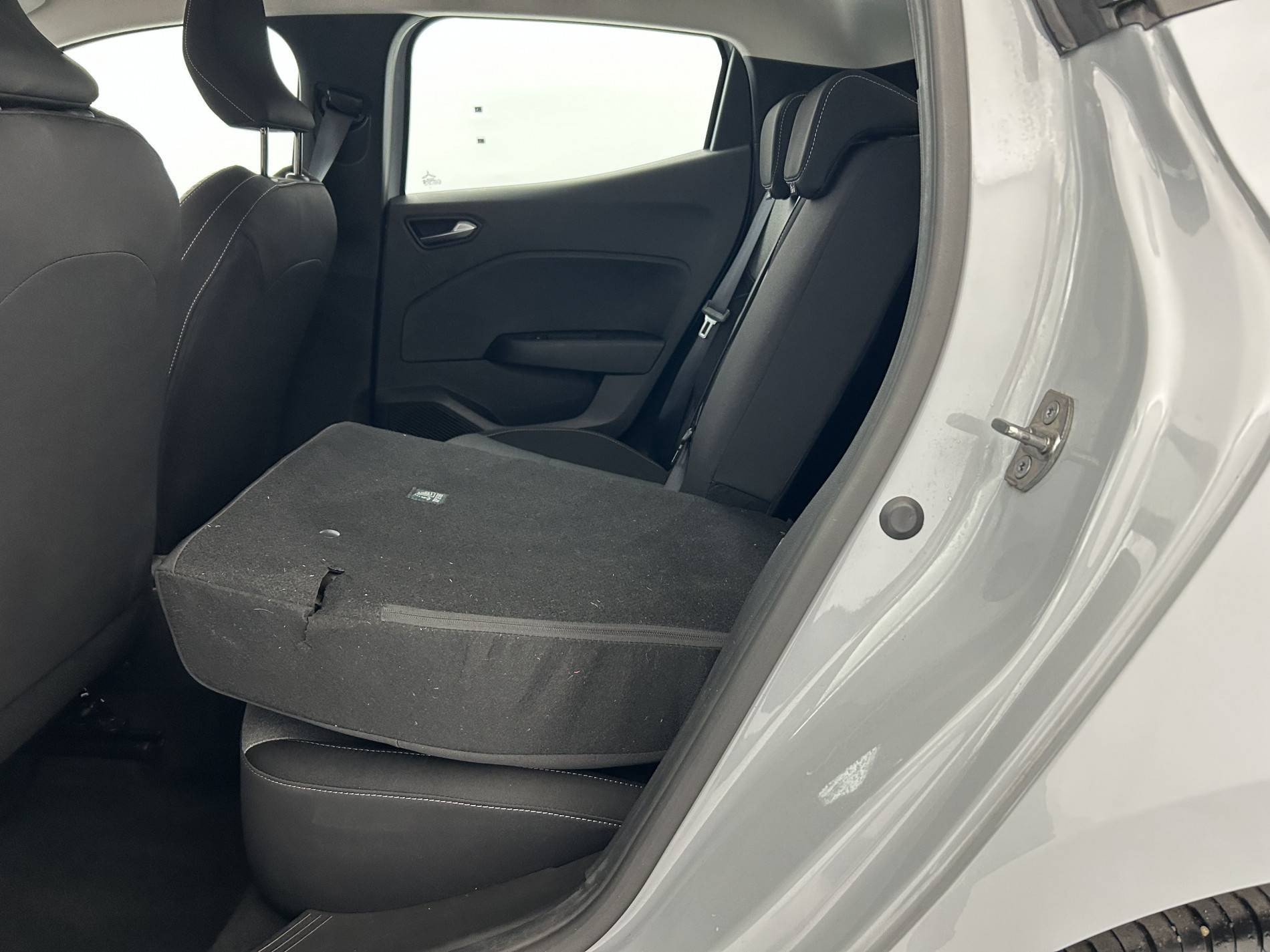 Vente en ligne Renault Clio 5 Clio TCe 90 au prix de 15 990 €