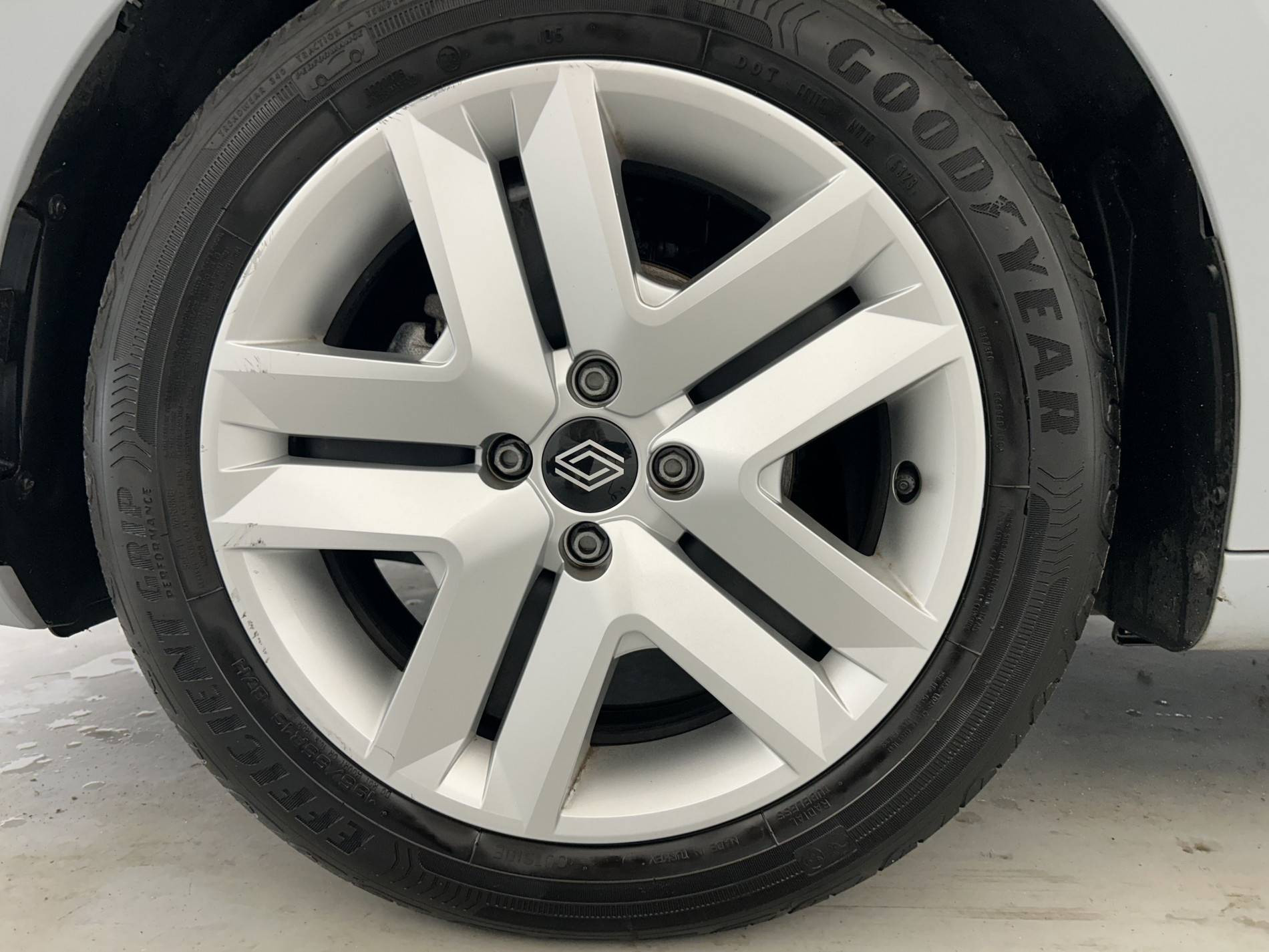 Vente en ligne Renault Clio 5 Clio TCe 90 au prix de 15 990 €