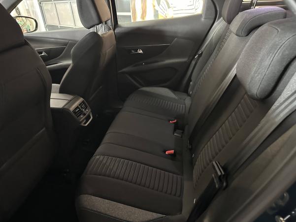 Vente en ligne Peugeot 3008  PureTech 130ch S&S BVM6 au prix de 21 070 €