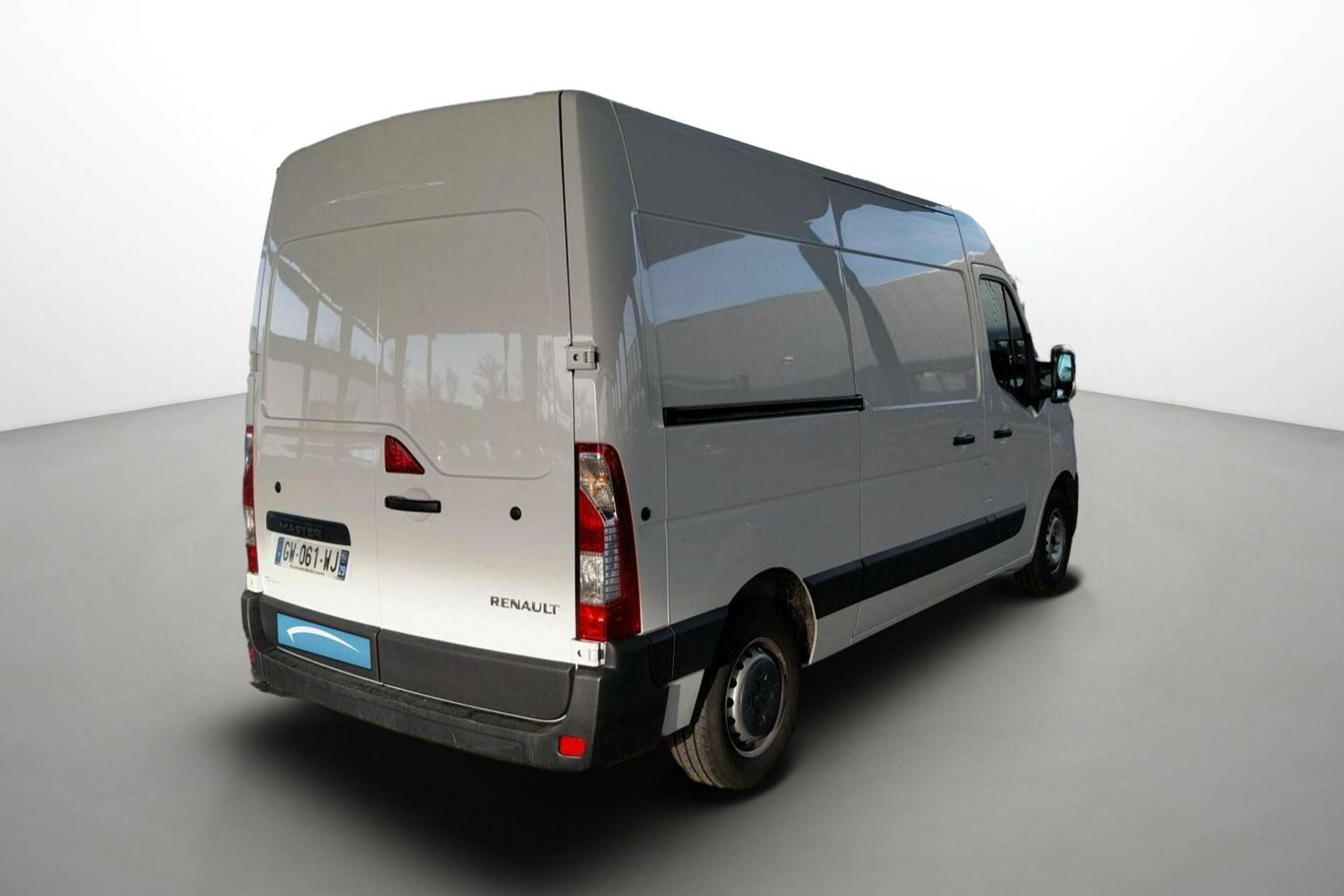 Vente en ligne Renault Master Fourgon MASTER FGN TRAC F3500 L2H2 BLUE DCI 135 au prix de 28 890 €