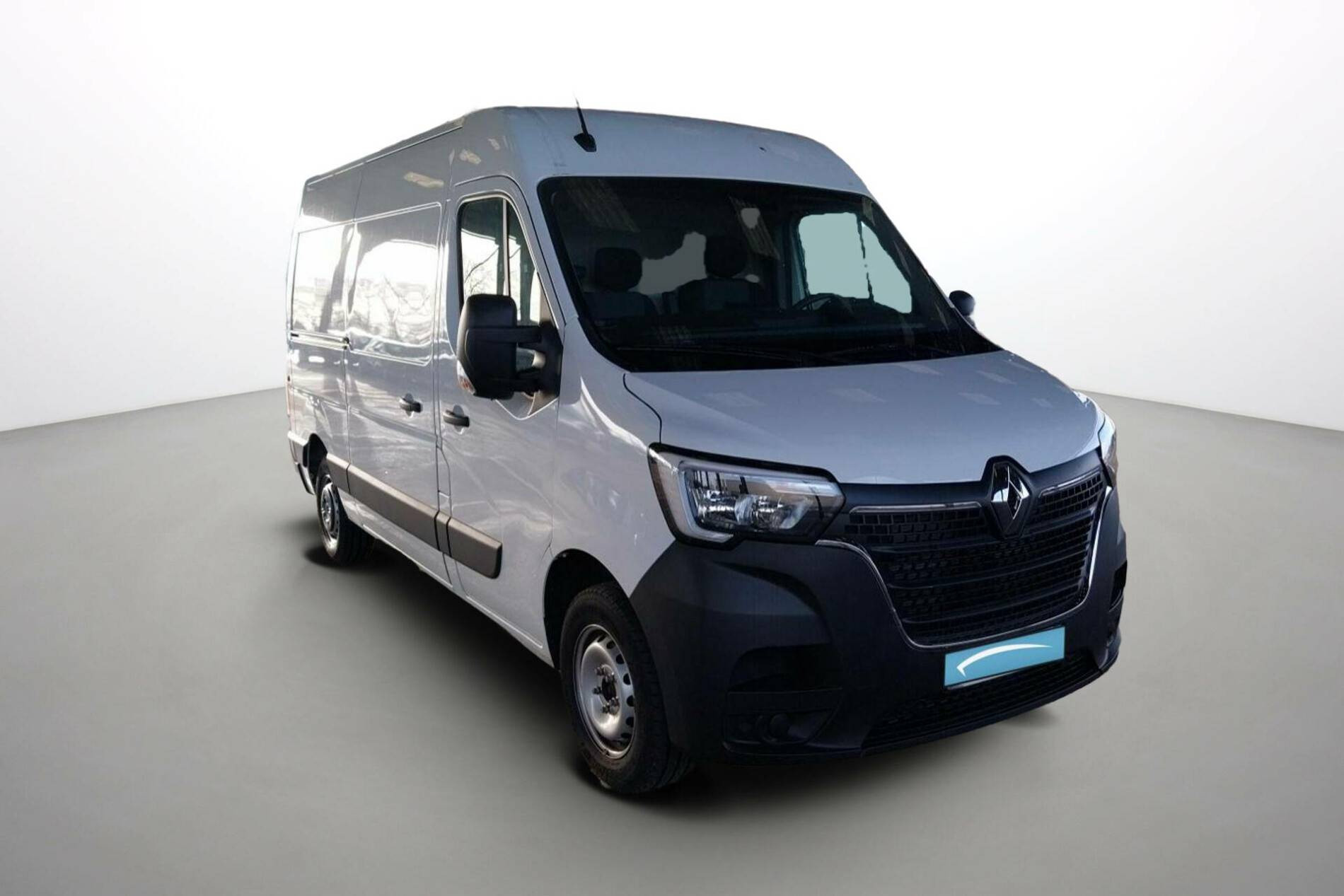Vente en ligne Renault Master Fourgon MASTER FGN TRAC F3500 L2H2 BLUE DCI 135 au prix de 28 890 €
