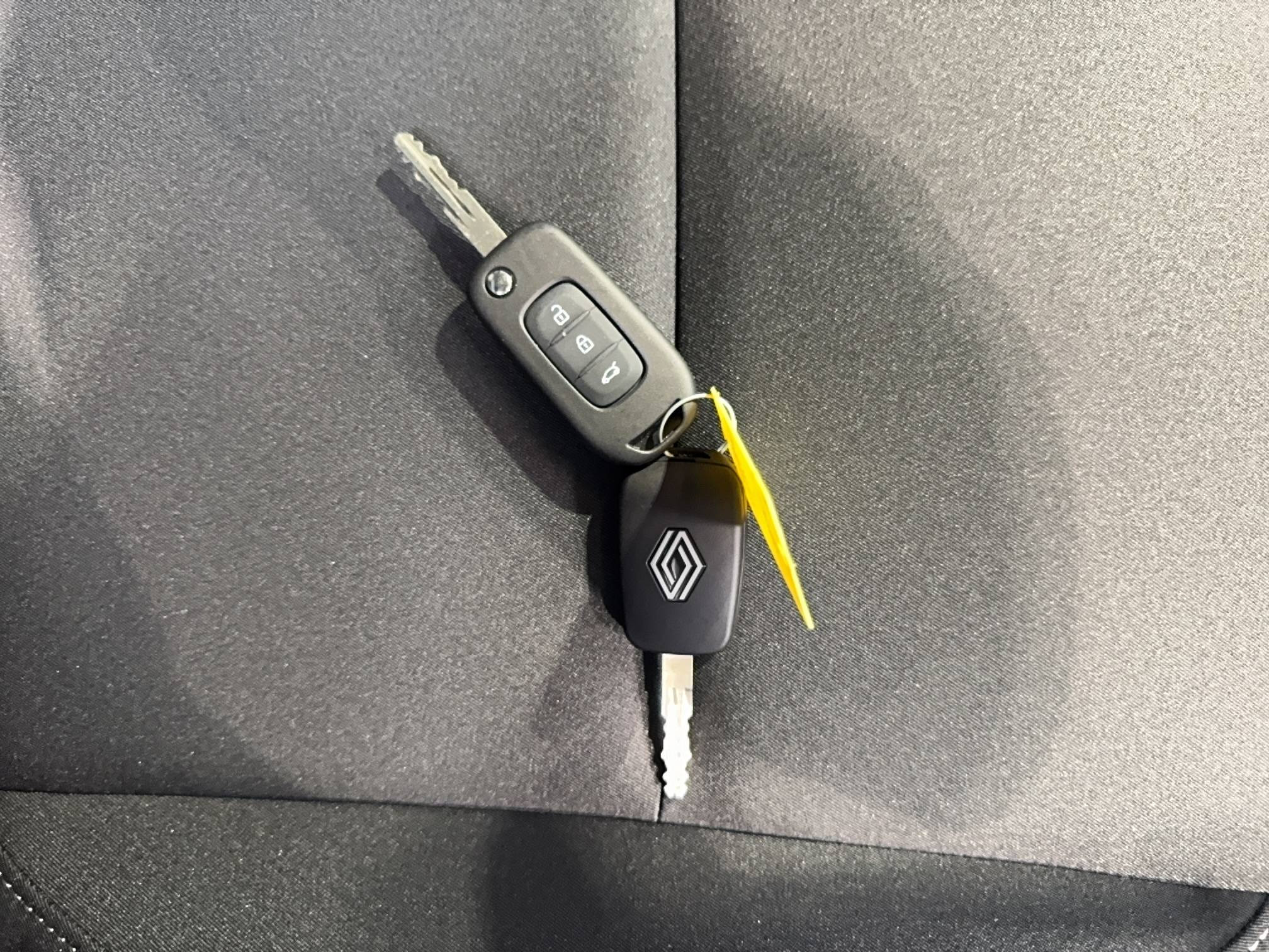 Vente en ligne Renault Clio 5 Clio Eco-G 100 ch GSR2 au prix de 18 990 €