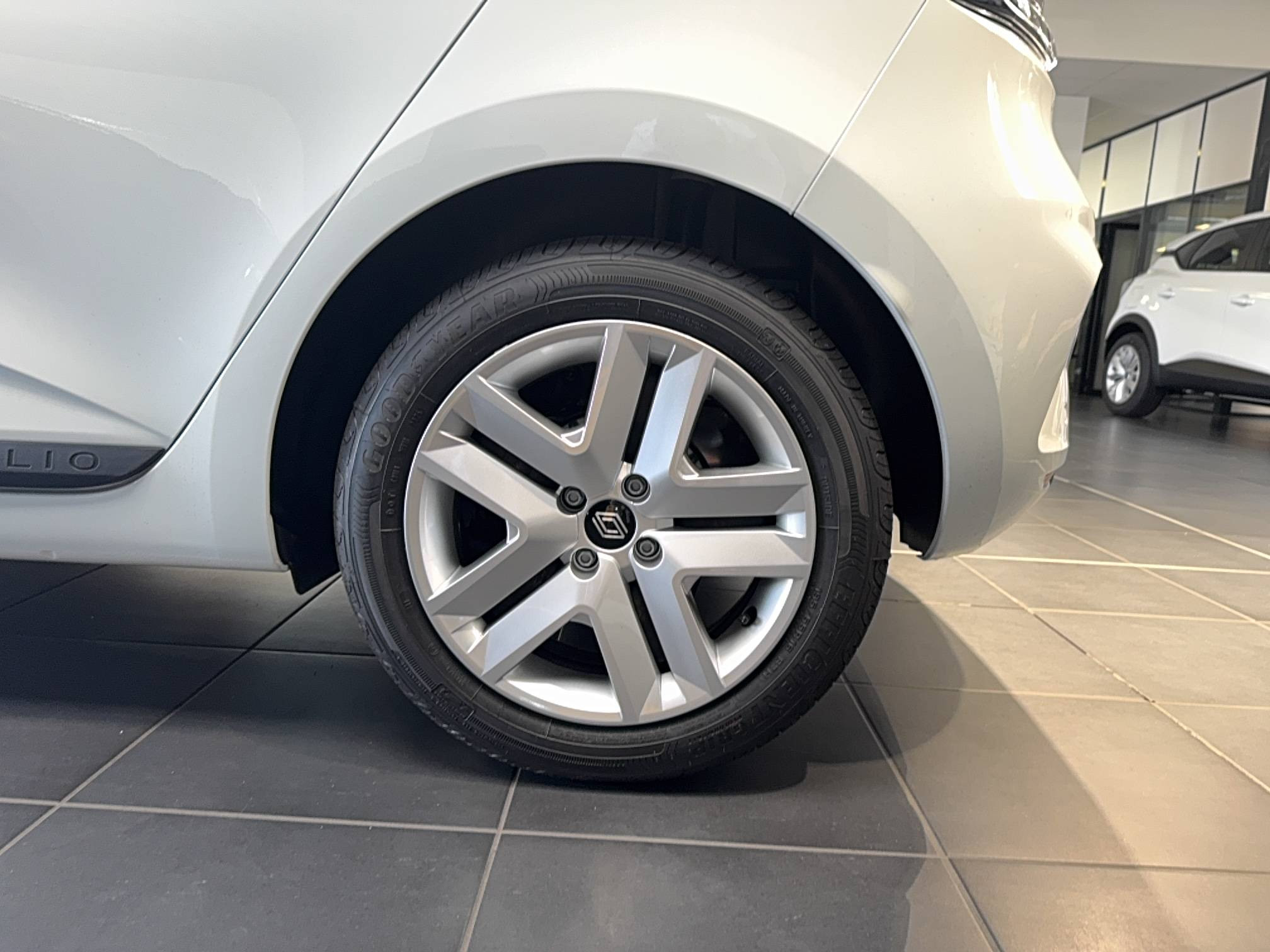 Vente en ligne Renault Clio 5 Clio Eco-G 100 ch GSR2 au prix de 18 990 €