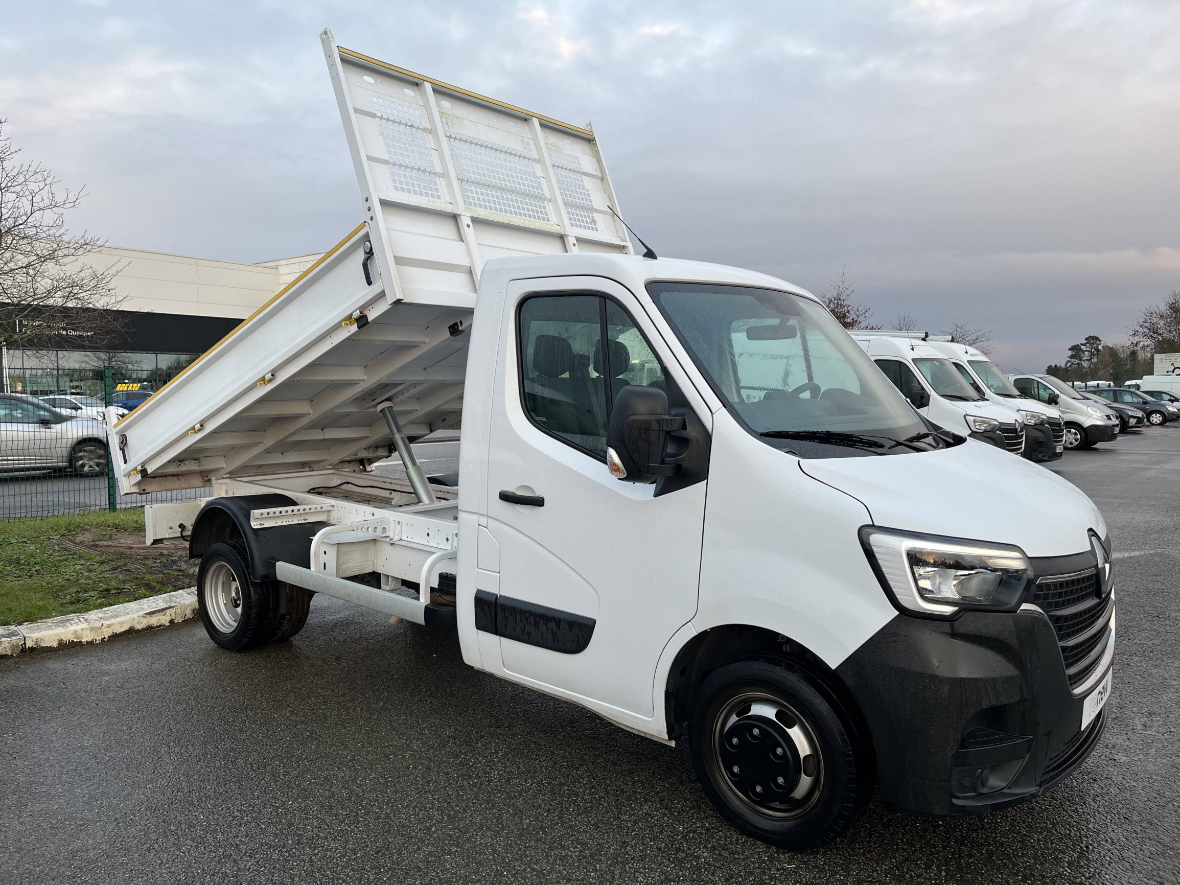 Vente en ligne Renault Master 3 Châssis Cabine MASTER BENNE CC PROP RJ3500 L2 PAFC BLUE DCI 130 EURO VI au prix de 34 990 €