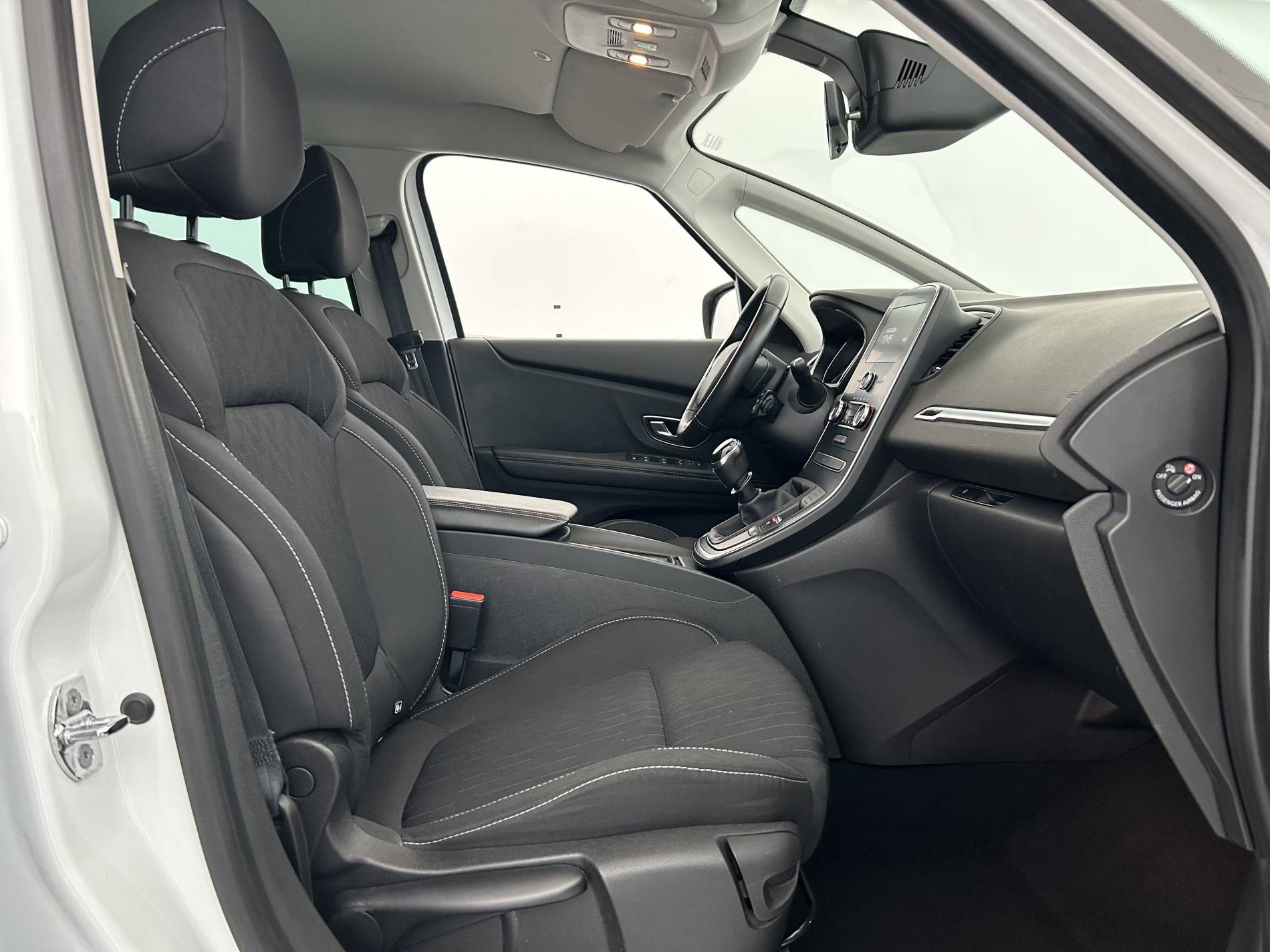 Vente en ligne Renault Scenic 4 Scenic Blue dCi 120 au prix de 16 890 €