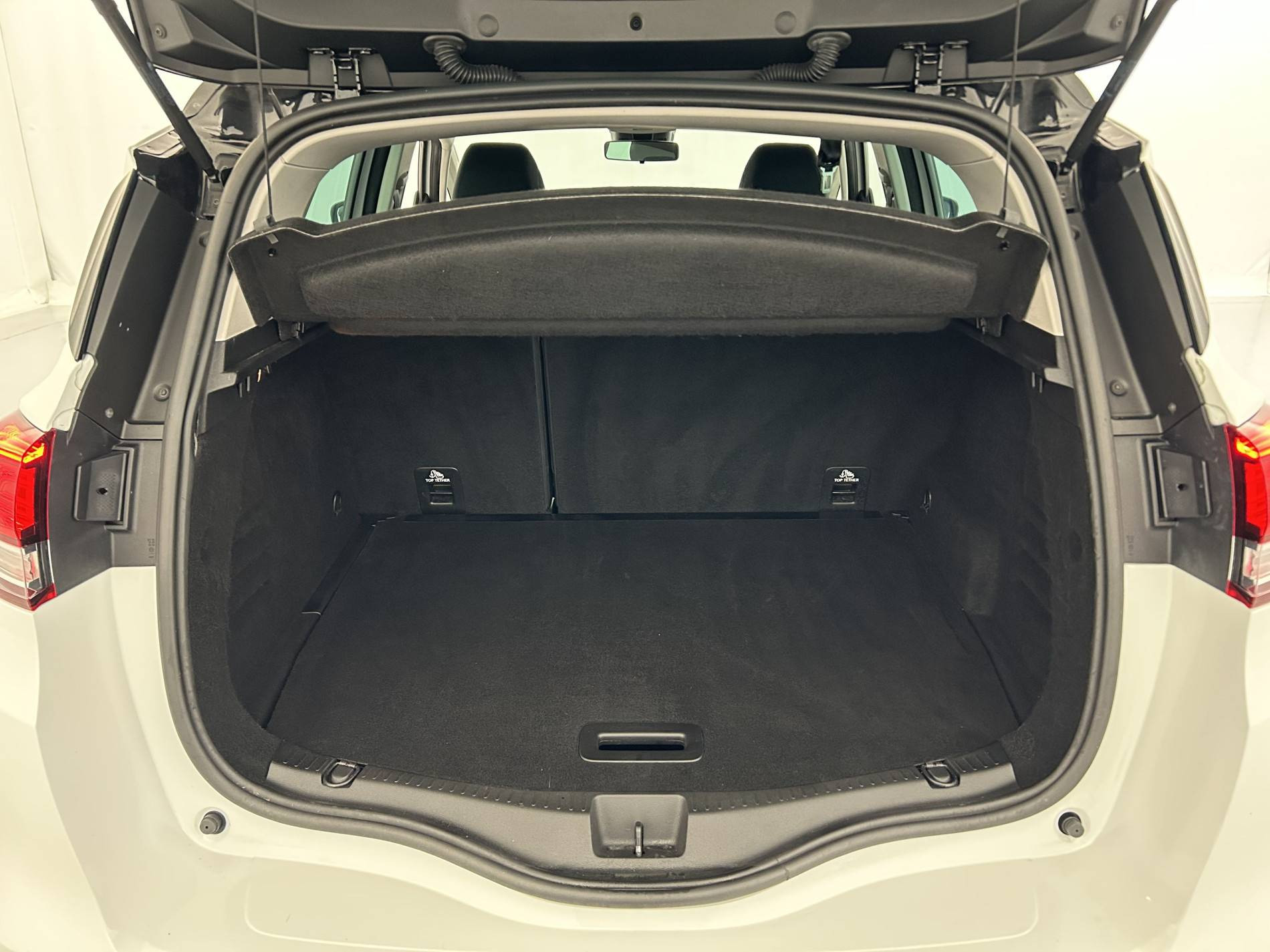 Vente en ligne Renault Scenic 4 Scenic Blue dCi 120 au prix de 16 890 €