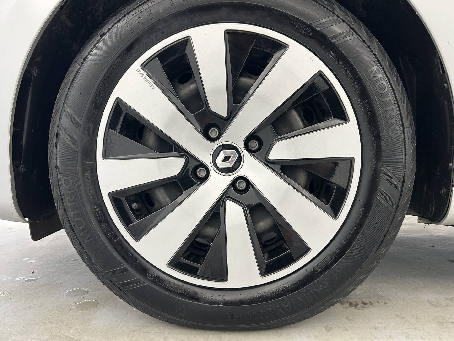 Vente en ligne Renault Clio 5 Clio TCe 90 au prix de 13 990 €