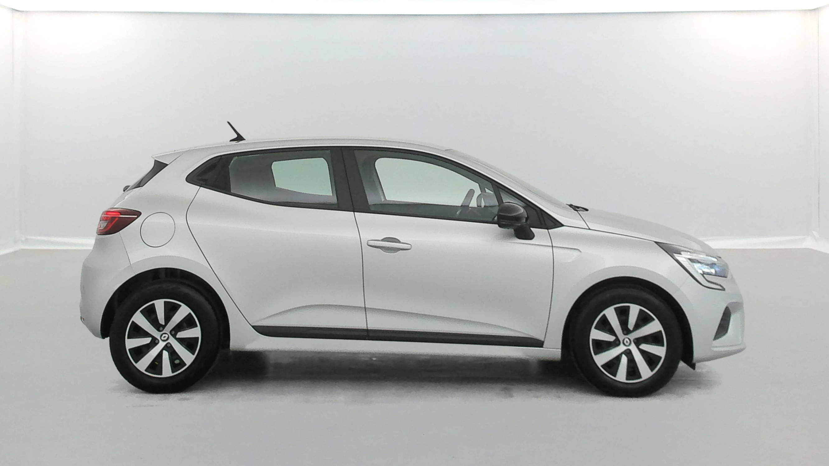 Vente en ligne Renault Clio 5 Clio TCe 90 au prix de 13 990 €